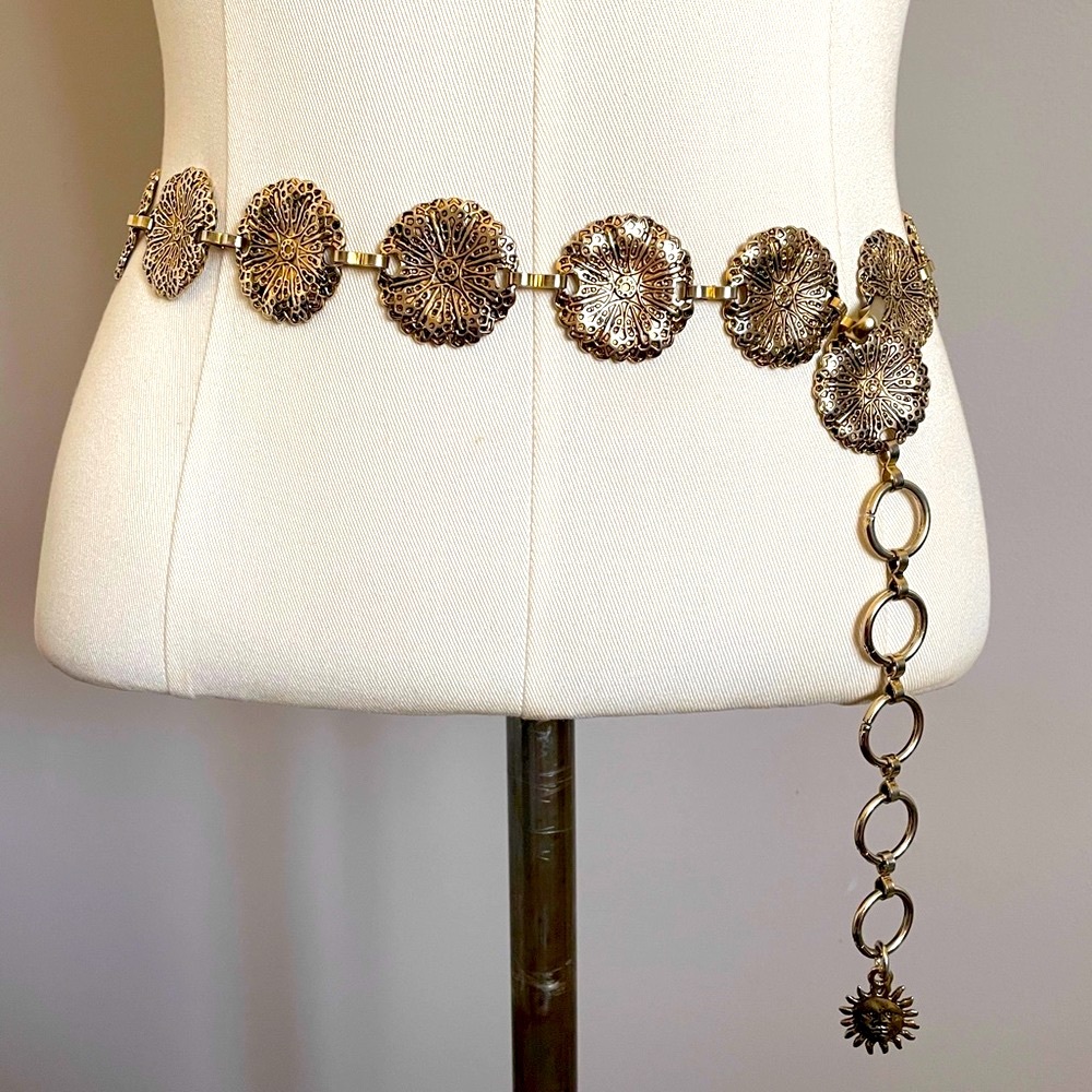Vintage Gold Metal Disc Flower Chain Belt w/ Sun Dangle - O/S - Picture 1 of 8